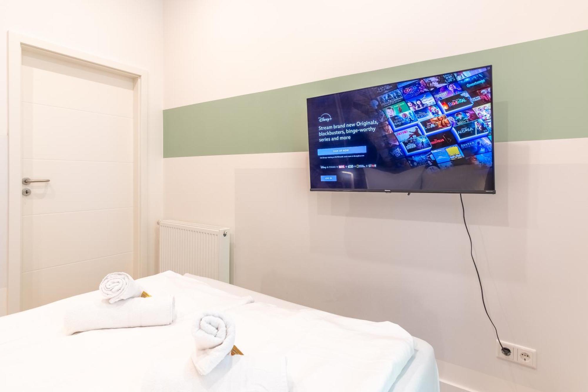 65 Zoll 4K Tv, Disney Plus, Soundbar, Kostenloser Kaffee, 5 Raeume Лейпциг Экстерьер фото